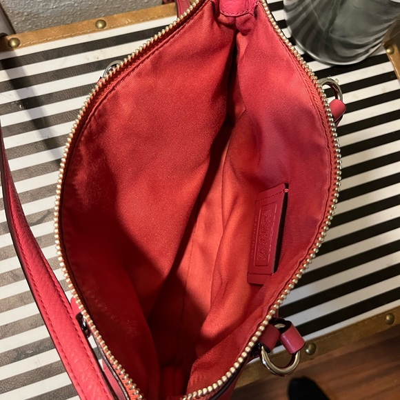 Leather pink Coach purse - Picture 6 of 11